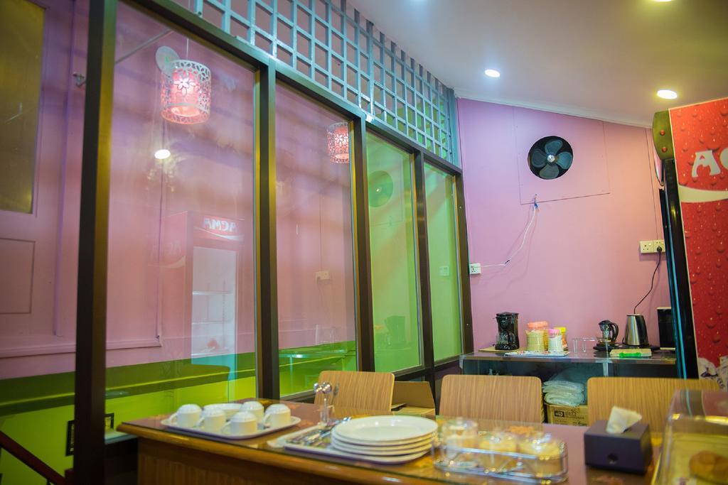 The Sat Yangon Hostel Ngoại thất bức ảnh