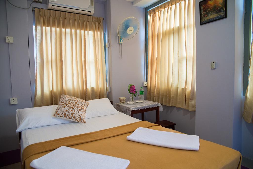 The Sat Yangon Hostel Ngoại thất bức ảnh