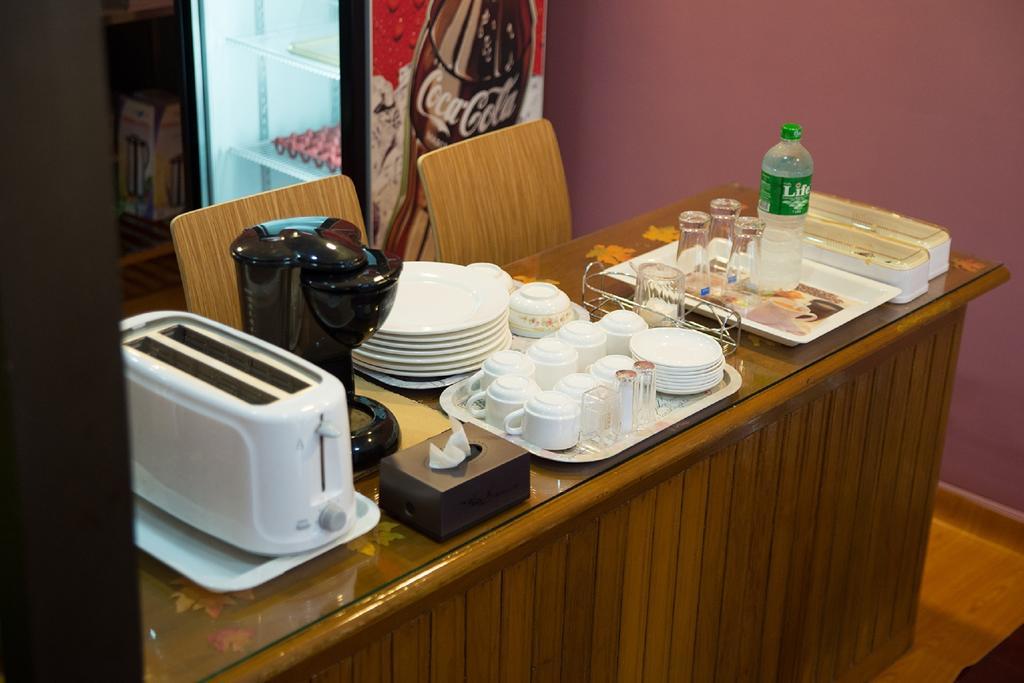 The Sat Yangon Hostel Ngoại thất bức ảnh