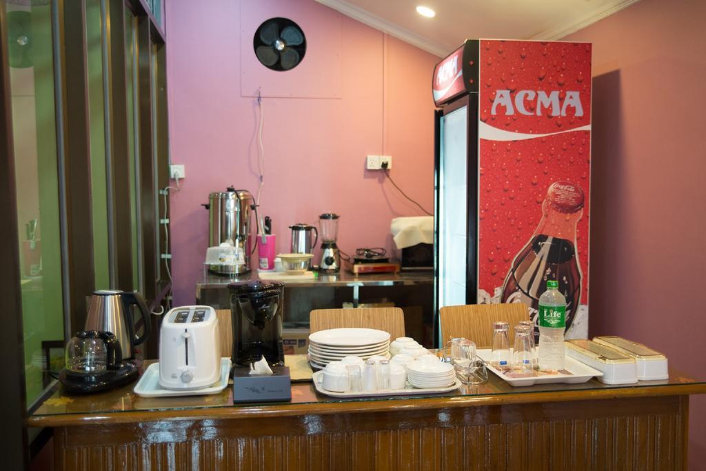 The Sat Yangon Hostel Ngoại thất bức ảnh