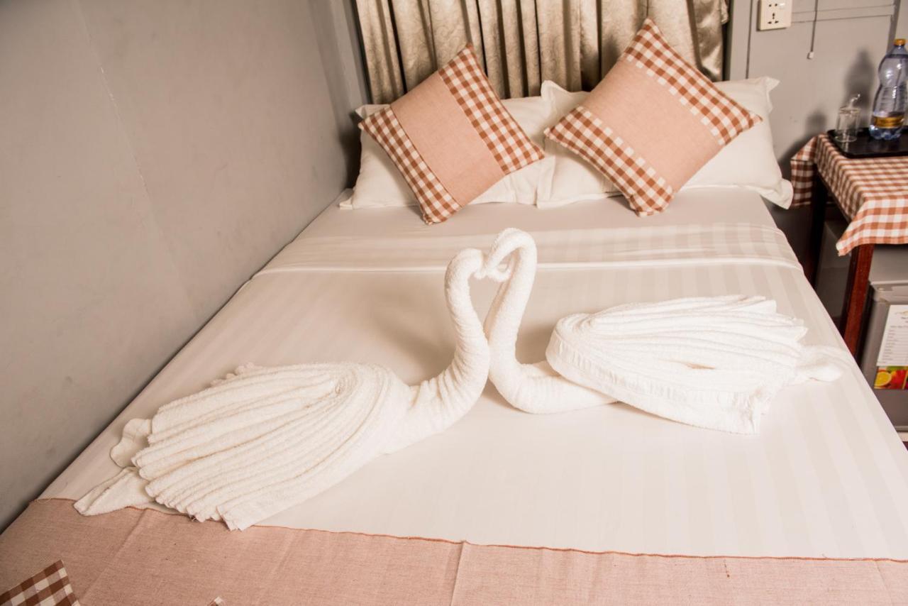 The Sat Yangon Hostel Ngoại thất bức ảnh