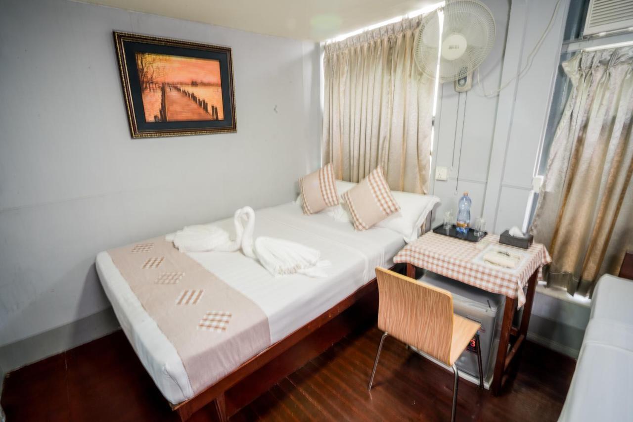 The Sat Yangon Hostel Ngoại thất bức ảnh