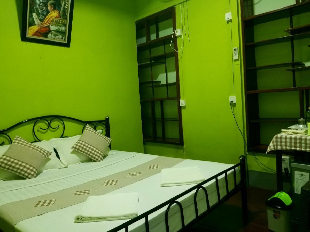The Sat Yangon Hostel Ngoại thất bức ảnh